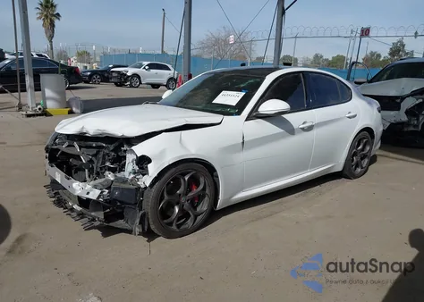 2017 Alfa Romeo Giulia Ti Rwd z USA, uszkodzony, nr VIN ZARFAECN2H7560624